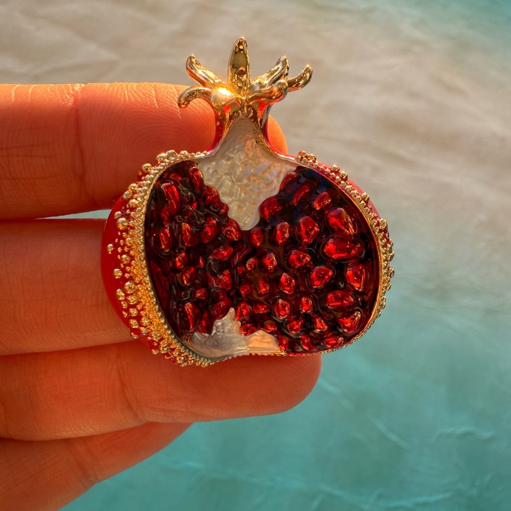 Classic Rhinestone Pomegranate Brooch - Picture 7 of 7